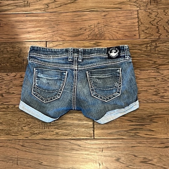 Source Of Wisdom Cuffed Low Rise Shorts Size 3 - Picture 2 of 16